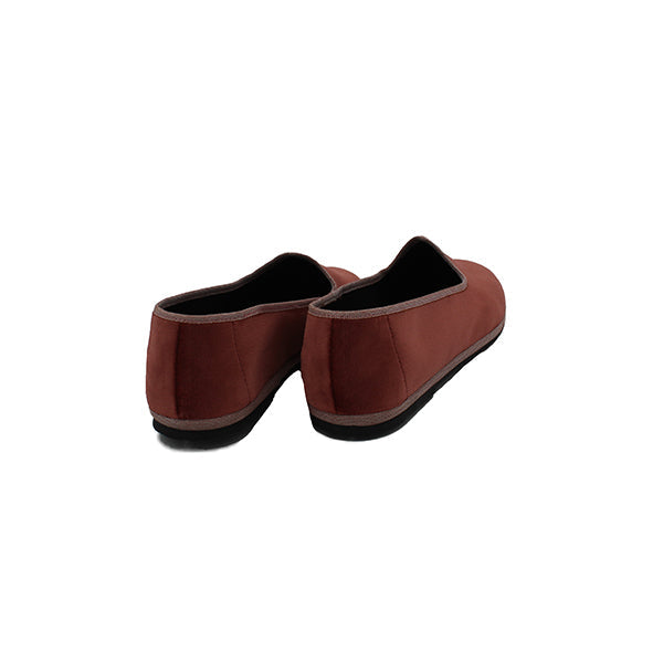 Traditionelle Friauler Puder-flache, dunkle Farbe